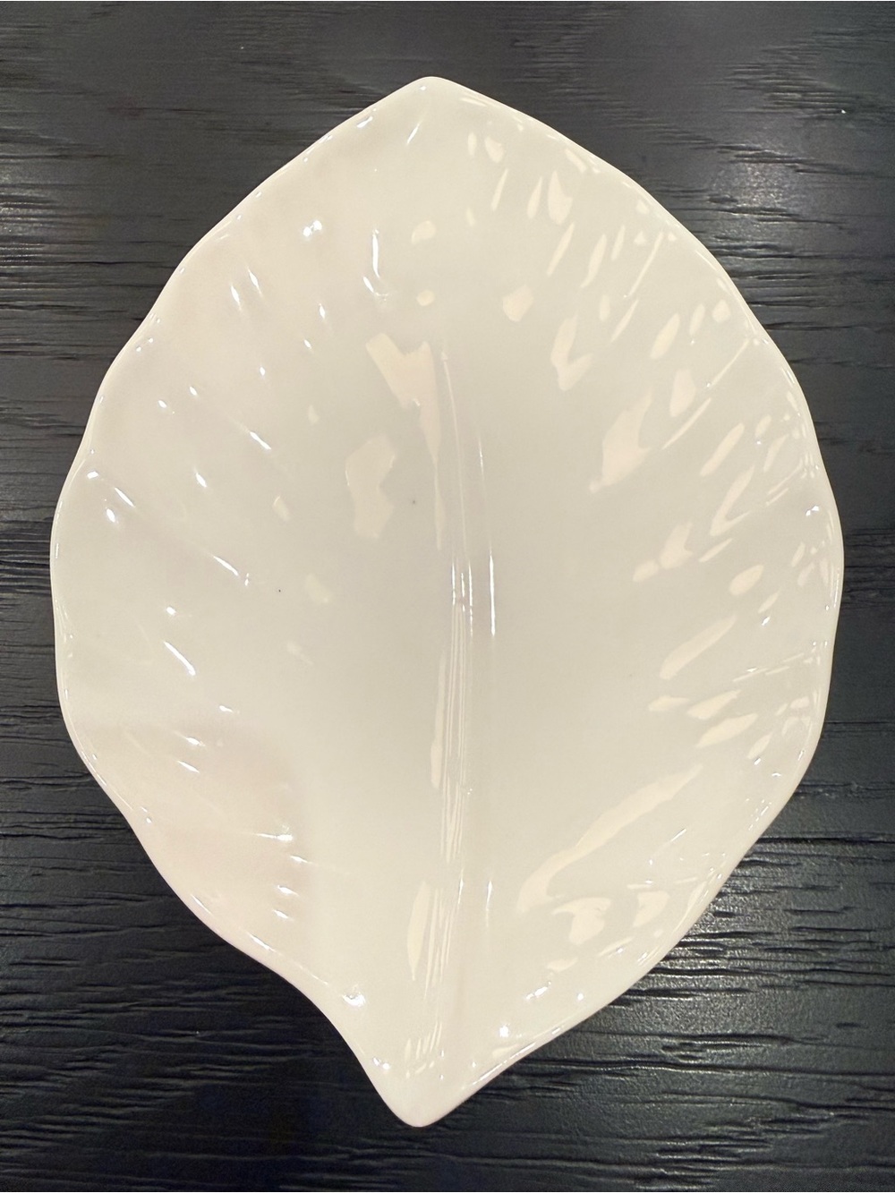 White Porcelain Crate & Barrel Leaf-Shaped Ceramic Serving Plates - Set of 5 - Picture 7 of 13